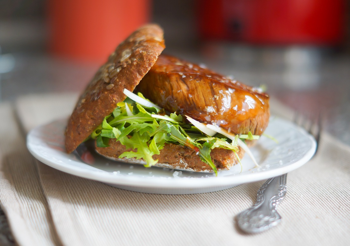 Hereford Entrecôte Steak Dry-Aged Sandwich with honey marinade Hereford Entrecôte Steak Dry-Aged Sandwich with honey marinade