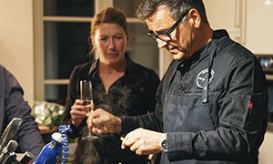 DRY AGER Koch Seminar Micky Durach zeigt den Gästen den perfekten Umgang mit dem DRY AGER Reifeschrank DRY AGER Koch Seminar Micky Durach zeigt den Gästen den perfekten Umgang mit dem DRY AGER Reifeschrank