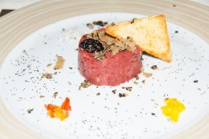 Dry-Aged Beef Tatar mit Trüffeln