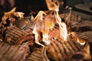 Dry Aged Steak aus dem Smoker